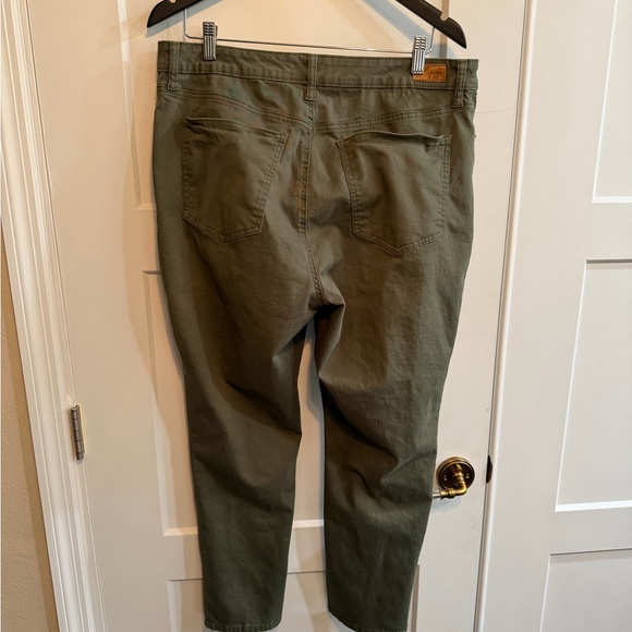 Crown & Ivy Olive Skinny Jeans - Picture 2 of 6